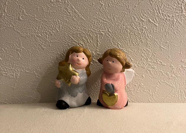 クリスマス風のシスター型の置きもの飾り