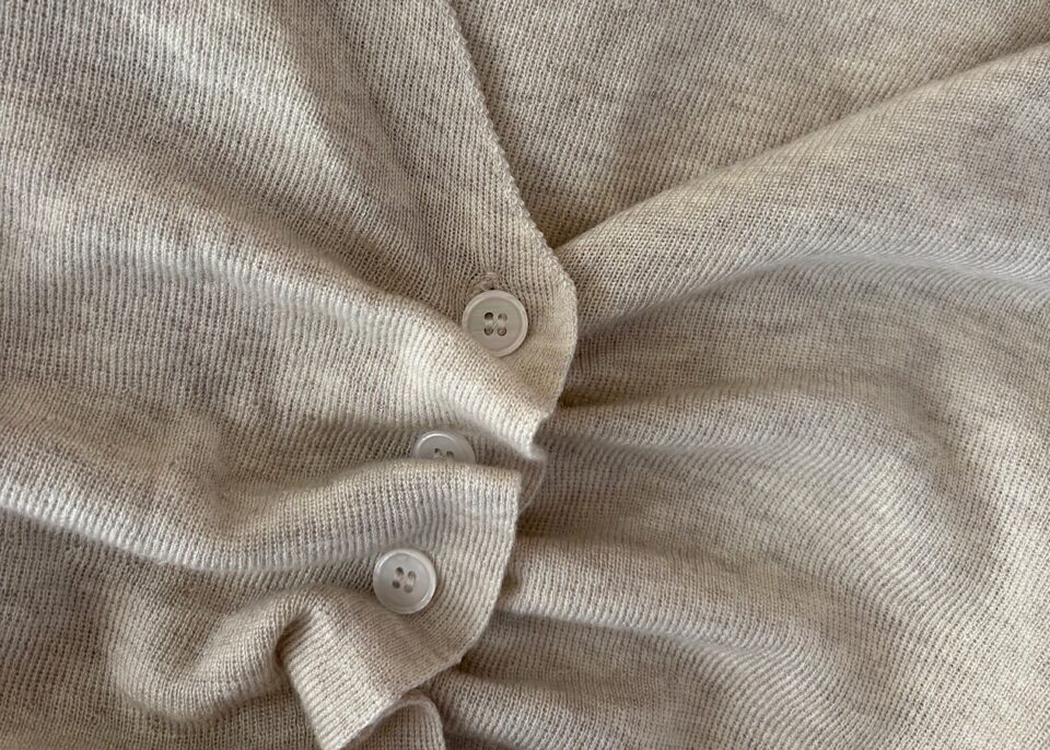 neunaのフロントギャザートップスのアイボリー