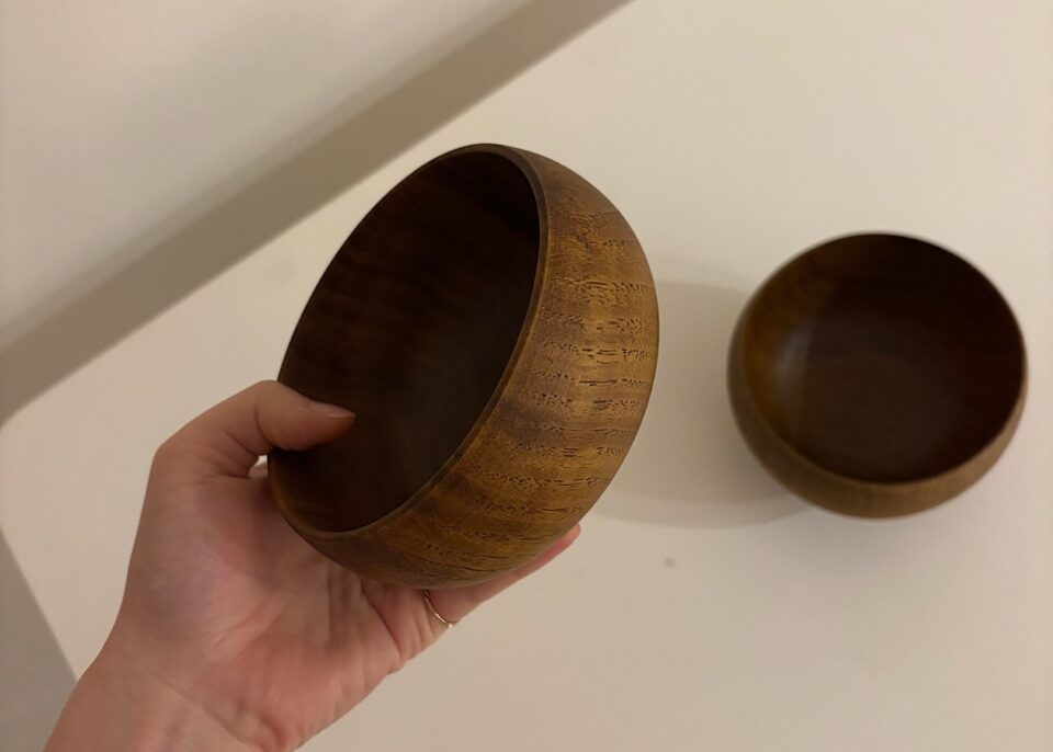 栗の木の木製汁椀の側面から内側