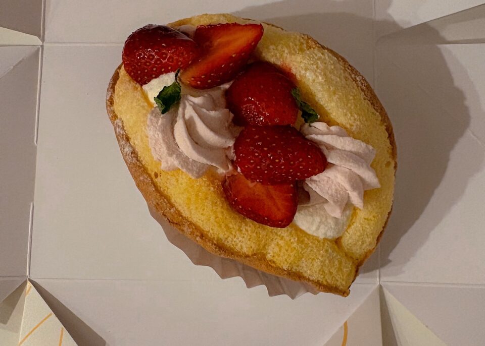 きのとやの贅沢いちごのオムケーキ